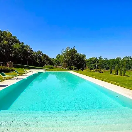 With Heated Pool 부시네